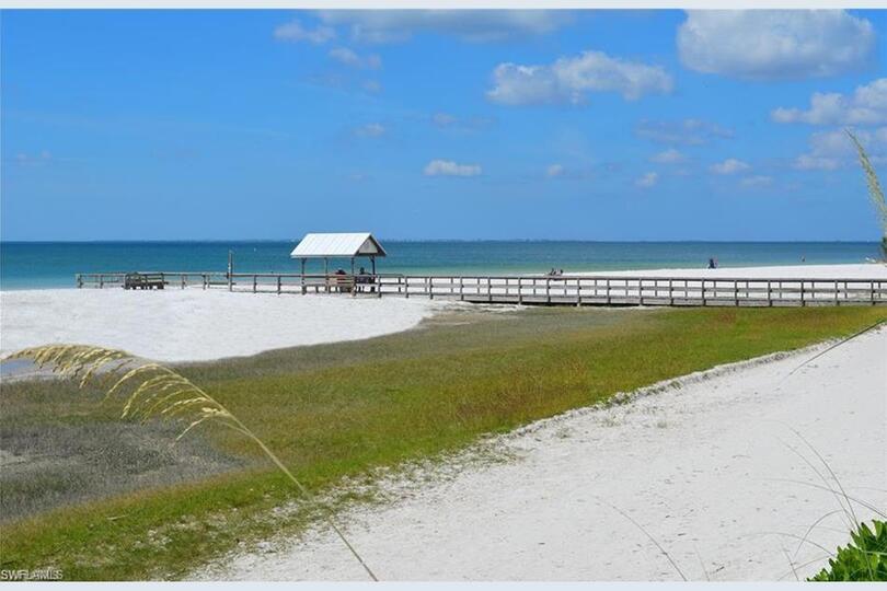 Estero Beach & Tennis'in En Prestijli Bölgelerinden Birinde 5 Yıldızlı Daire, Florida Condo 5946