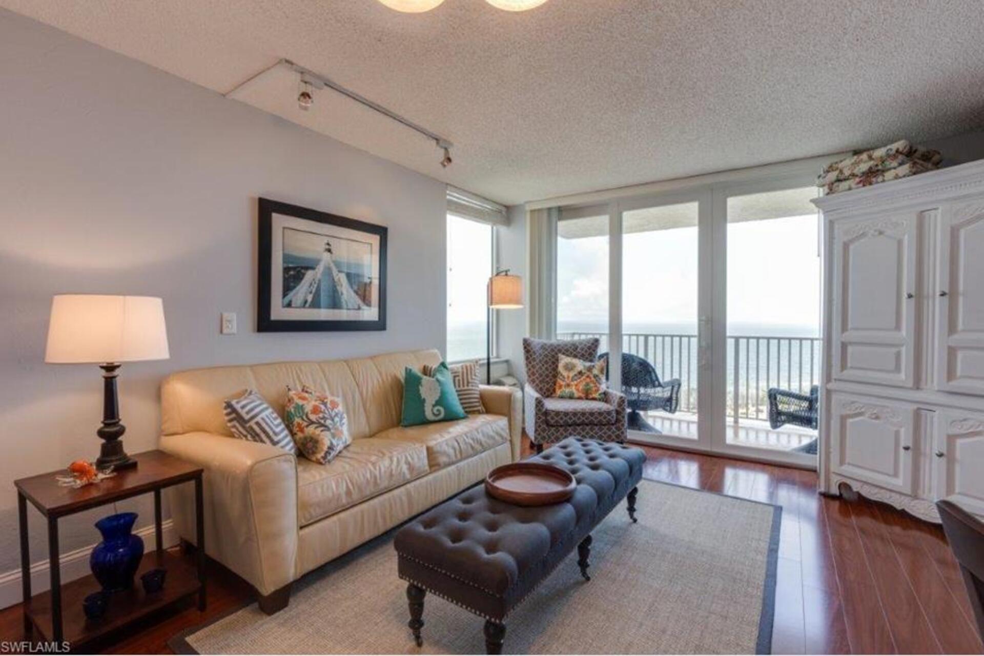 Estero Beach & Tennis'in En Prestijli Bölgelerinden Birinde 5 Yıldızlı Daire, Florida Condo 5946
