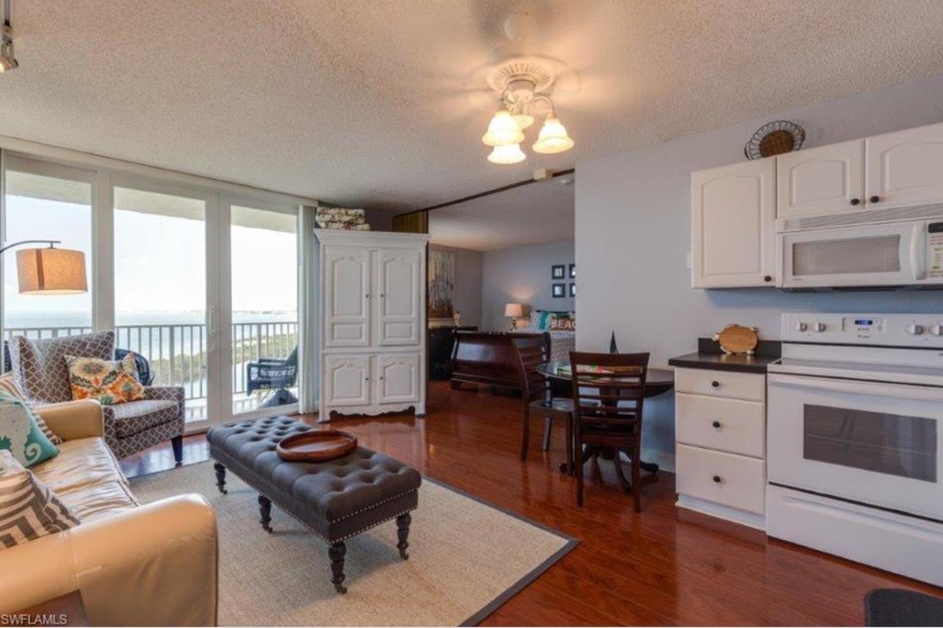 Estero Beach & Tennis'in En Prestijli Bölgelerinden Birinde 5 Yıldızlı Daire, Florida Condo 5946