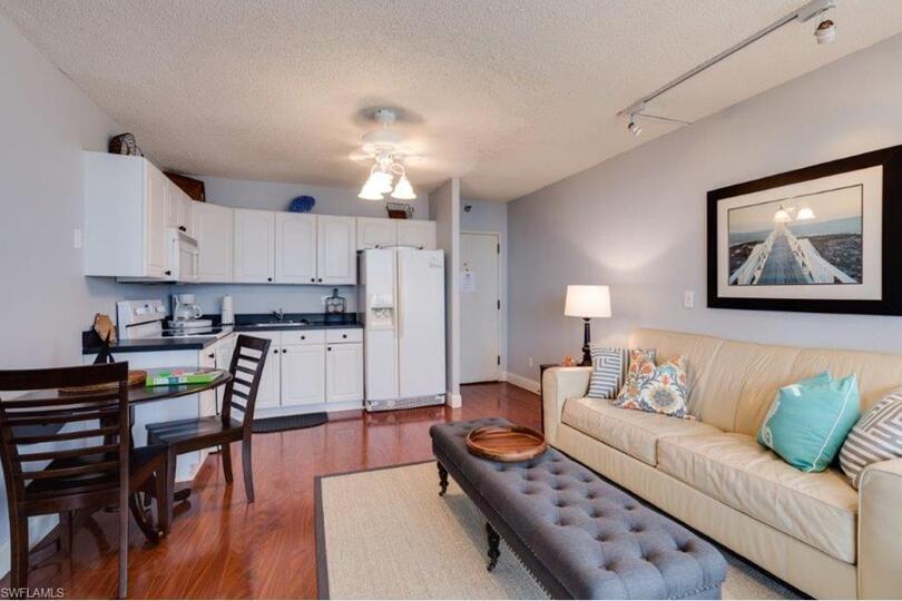 Estero Beach & Tennis'in En Prestijli Bölgelerinden Birinde 5 Yıldızlı Daire, Florida Condo 5946