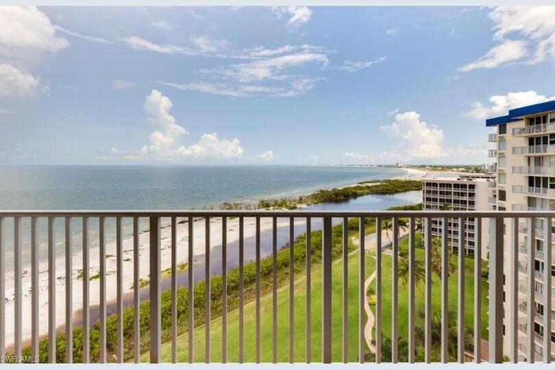 Estero Beach & Tennis'in En Prestijli Bölgelerinden Birinde 5 Yıldızlı Daire, Florida Condo 5946