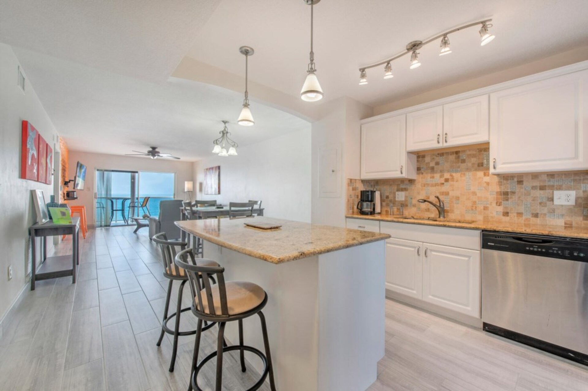 Leonardo Arms'ın En Prestijli Bölgelerinden Birinde 5 Yıldızlı Daire, Florida Condo 5950
