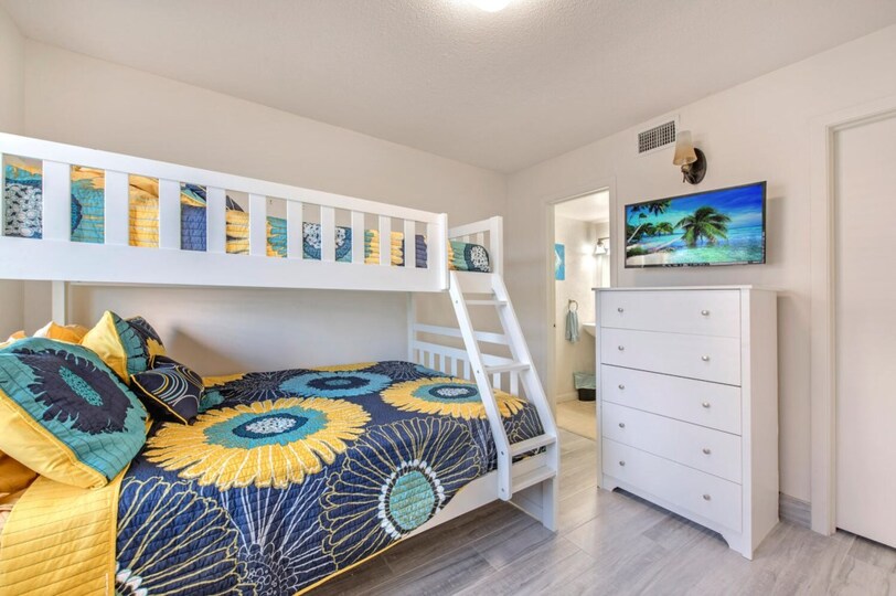 Leonardo Arms'ın En Prestijli Bölgelerinden Birinde 5 Yıldızlı Daire, Florida Condo 5950