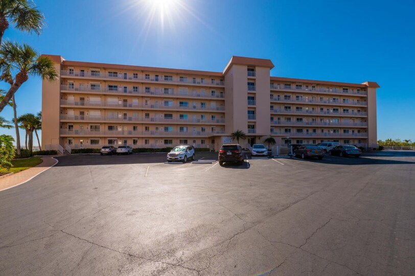 Leonardo Arms'ın En Prestijli Bölgelerinden Birinde 5 Yıldızlı Daire, Florida Condo 5950