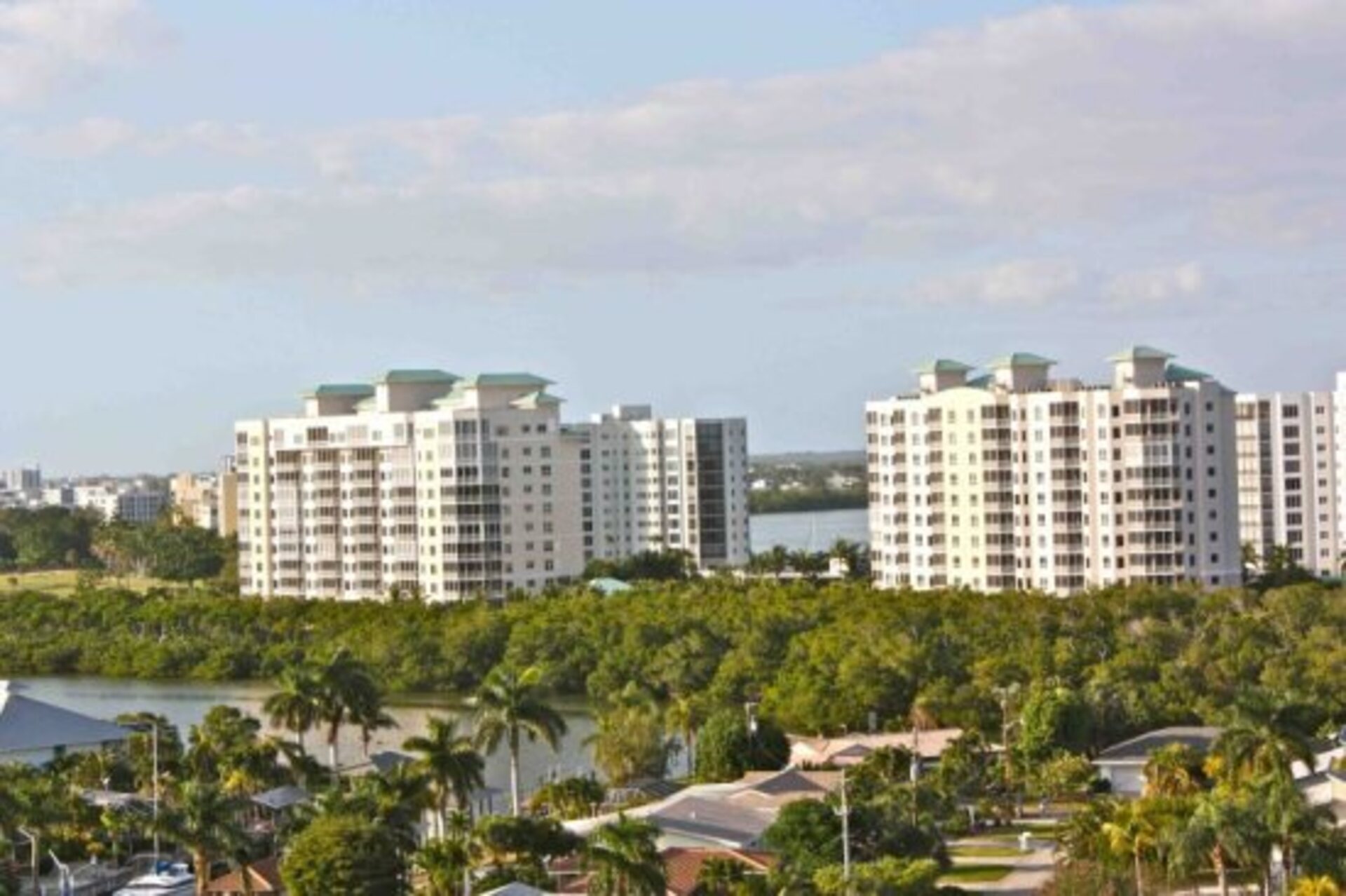 Bay Beach, Florida Condo 5959'da Waterside'da Nihai 2 Yatak Odalı Daire