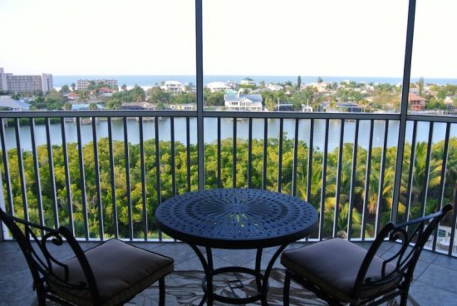 Bay Beach, Florida Condo 5959'da Waterside'da Nihai 2 Yatak Odalı Daire