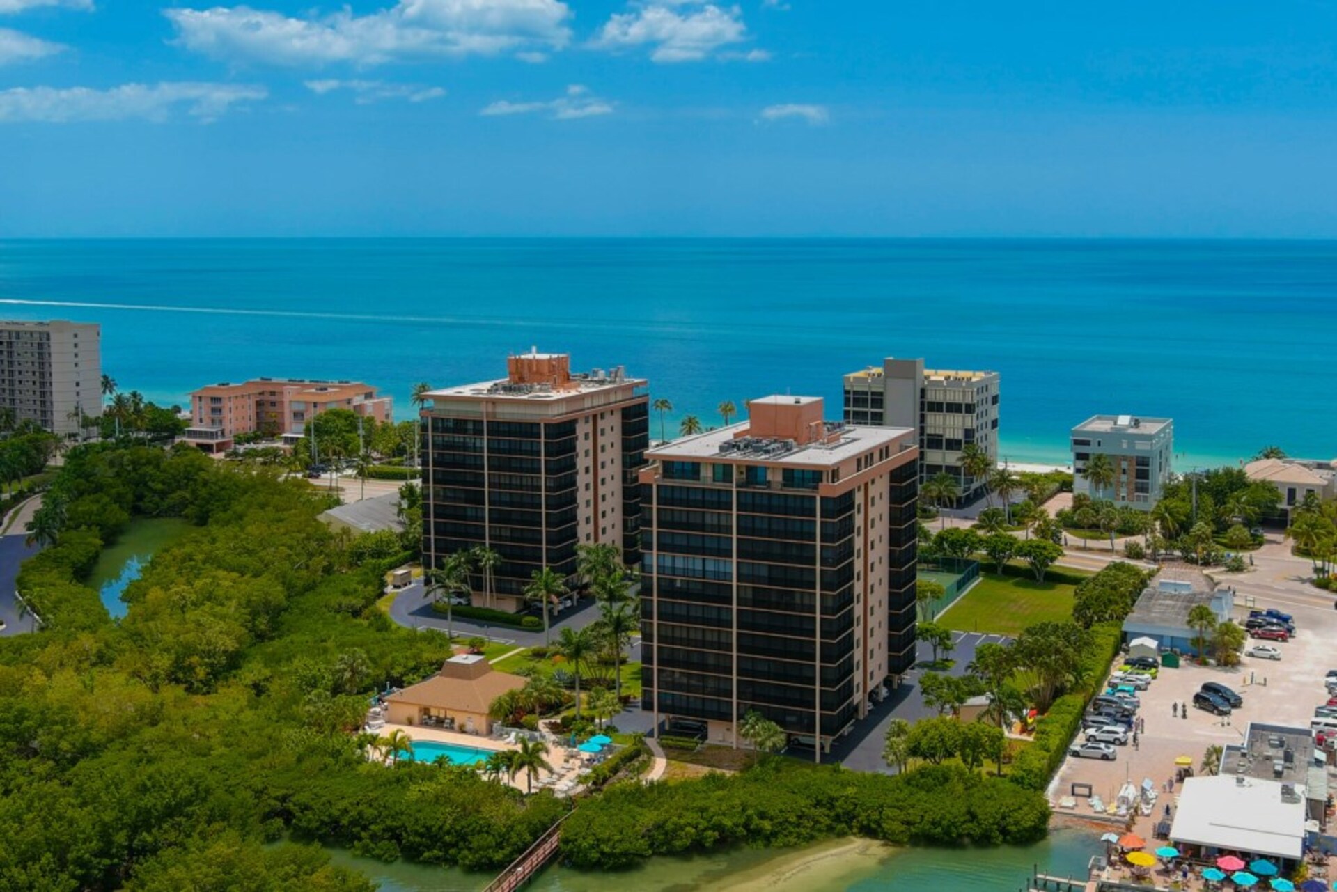 Sea Isles, Florida'da Nihai 2 Yatak Odalı Daire 5936