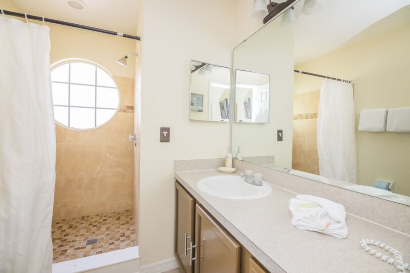 Royal Palm Bay'de Lüks Çağdaş Tarzda Daire, Florida Condo 6012