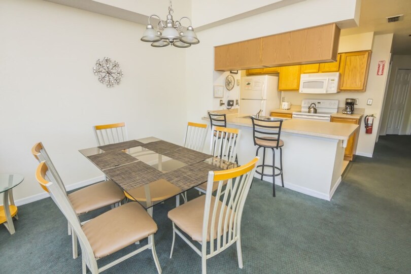 Royal Palm Bay'de Lüks Çağdaş Tarzda Daire, Florida Condo 6012