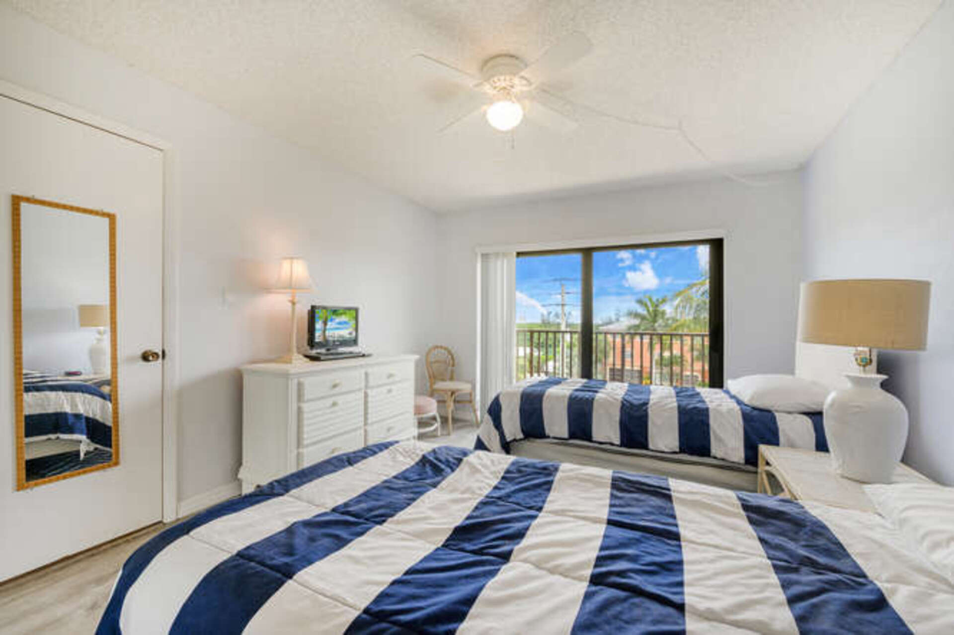 Dolphin Way'de Lüks Çağdaş Tarzda Daire, Florida Daire 5937