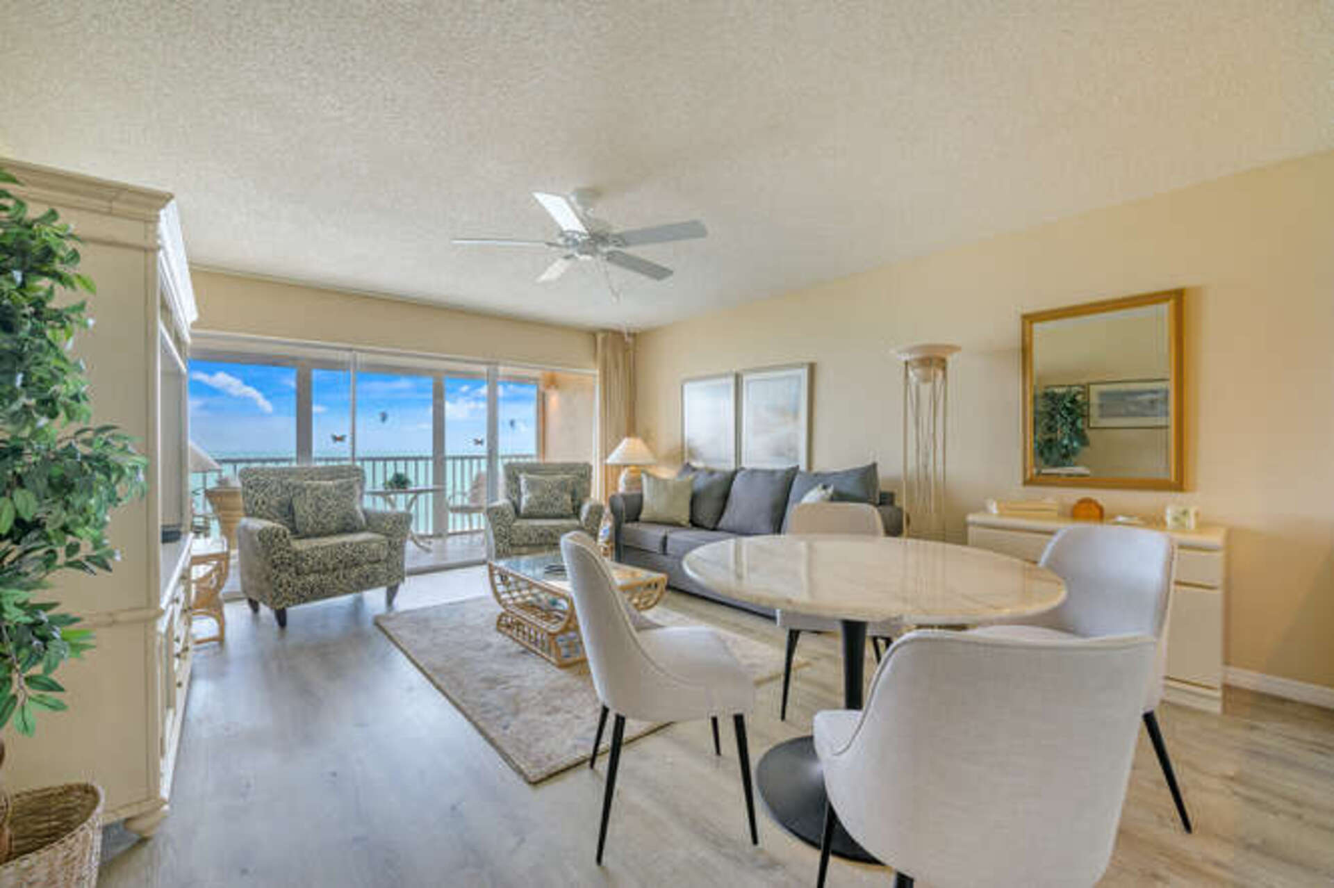 Dolphin Way'de Lüks Çağdaş Tarzda Daire, Florida Daire 5937