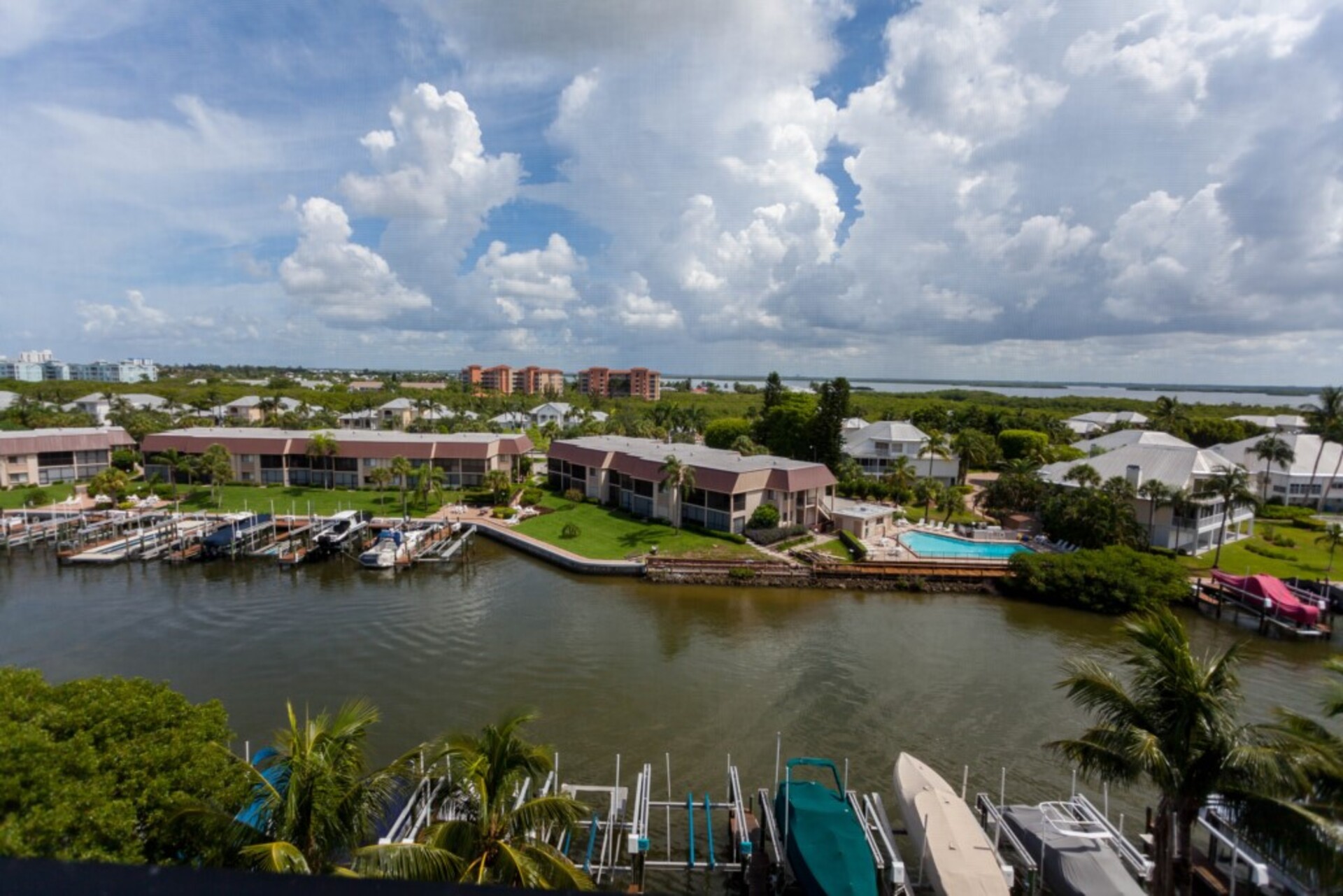 Hibiscus Point'te Lüks Çağdaş Tarzda Daire, Florida Daire 5933