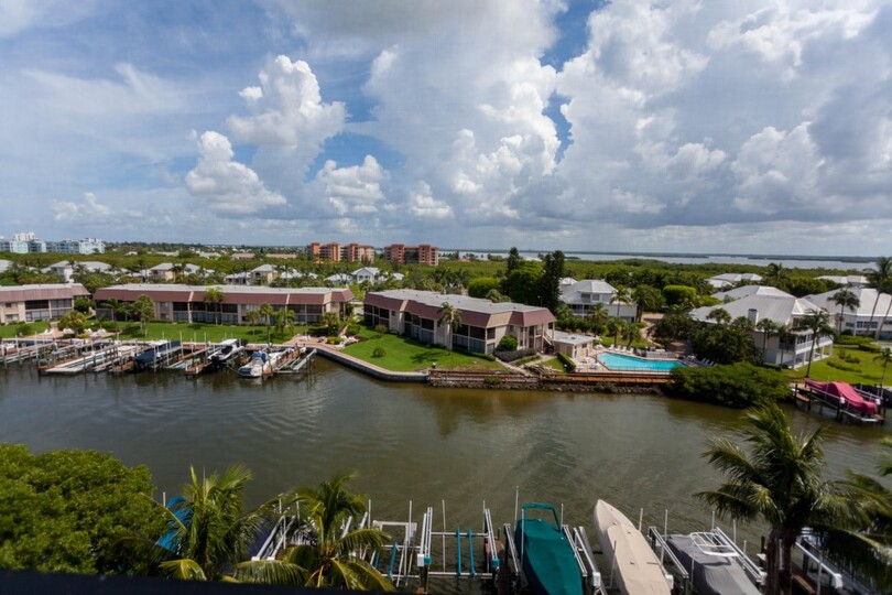 Hibiscus Point'te Lüks Çağdaş Tarzda Daire, Florida Daire 5933