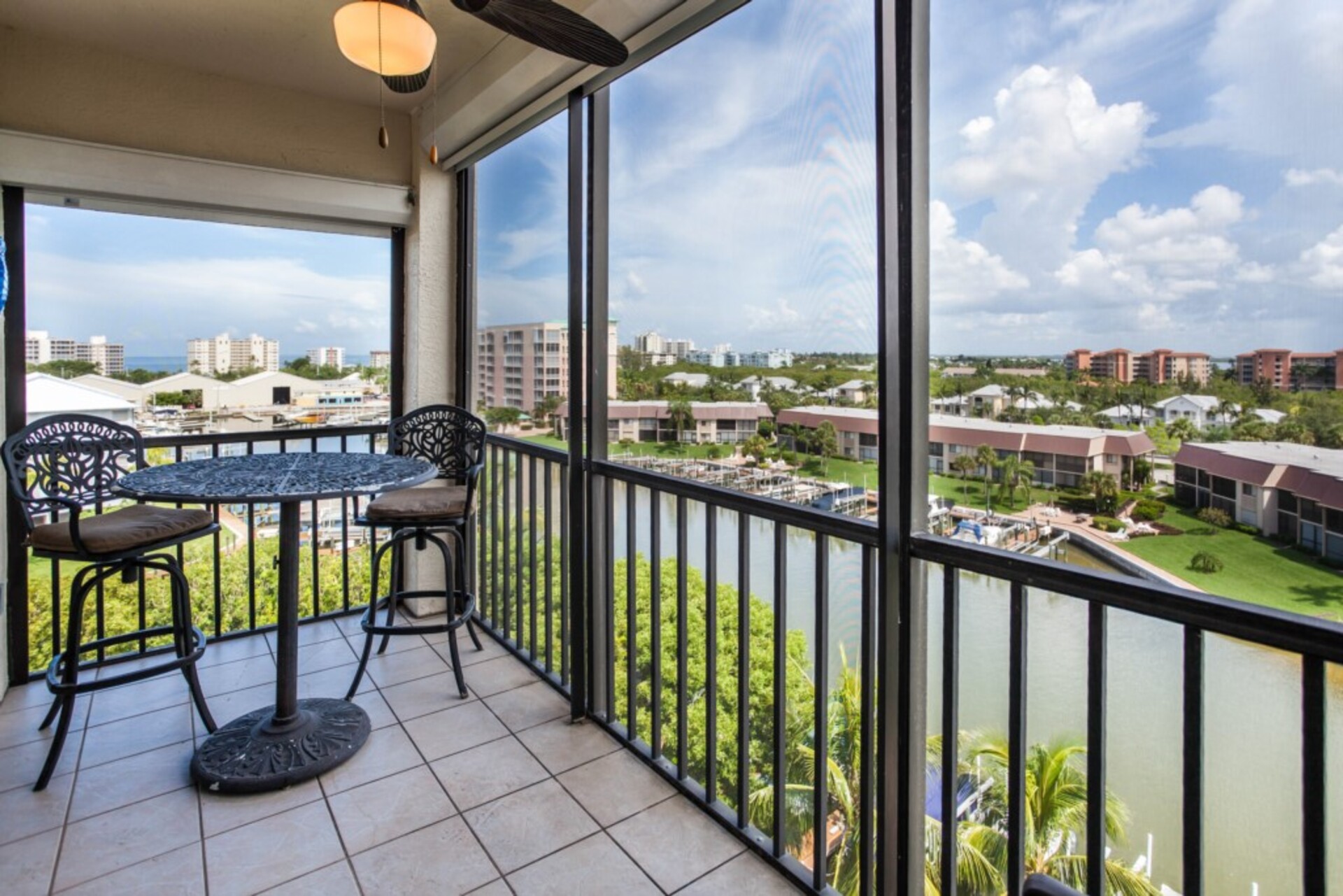 Hibiscus Point'te Lüks Çağdaş Tarzda Daire, Florida Daire 5933