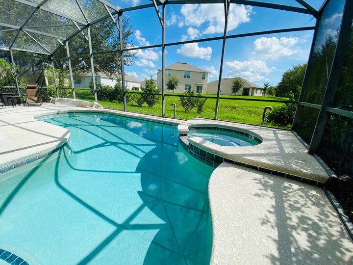 Tower Lake, Florida'da Calabay Parc'ta Özel Havuzlu 5 Yıldızlı Villa Villa 6105