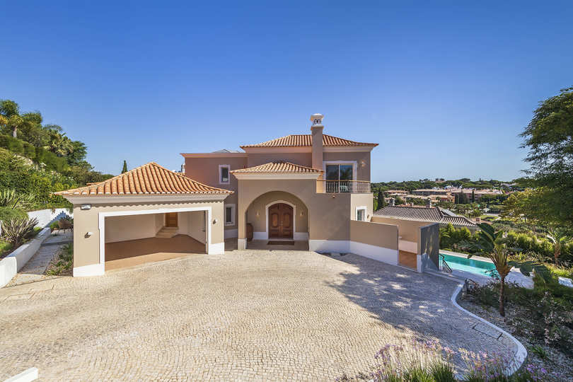 Özel Havuzlu Lüks 4 Yatak Odalı Villa, Faro Villa 1124