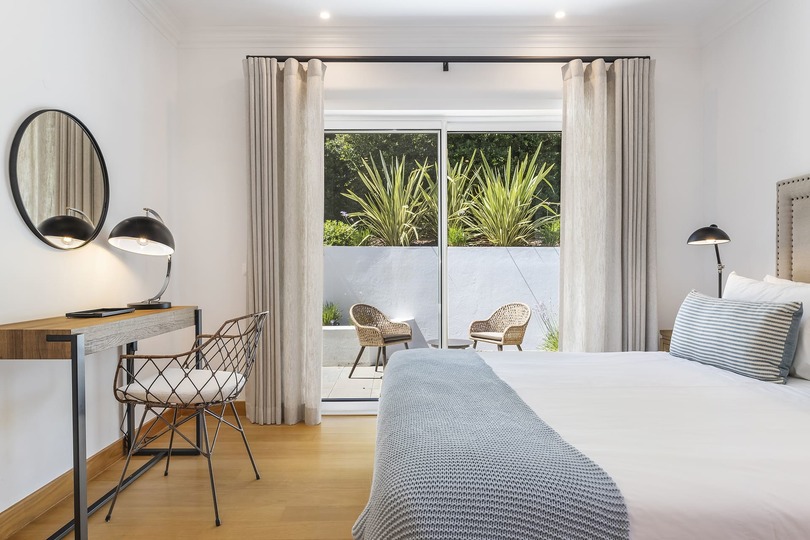 Özel Havuzlu Lüks 4 Yatak Odalı Villa, Faro Villa 1124