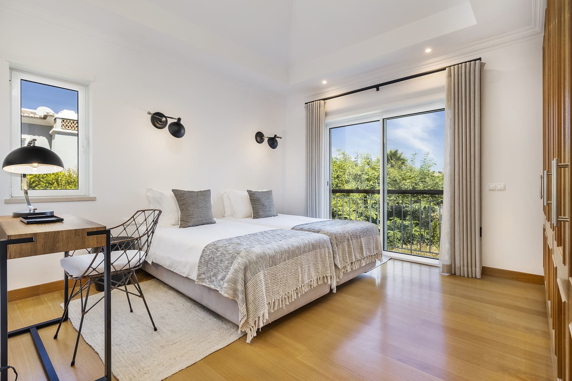 Özel Havuzlu Lüks 4 Yatak Odalı Villa, Faro Villa 1124