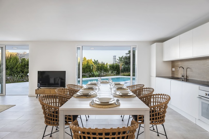 Özel Havuzlu Lüks 4 Yatak Odalı Villa, Faro Villa 1124