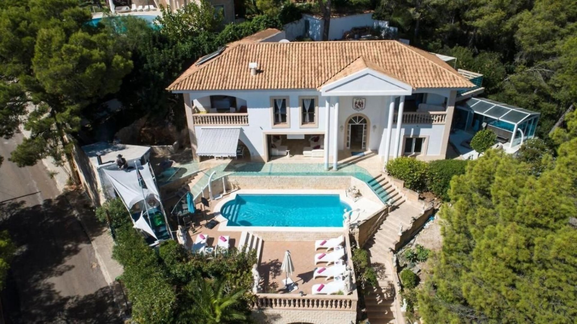 Mallorca Villa 1040'ta bulunan, özel havuzlu bu lüks villayı kiralayın.