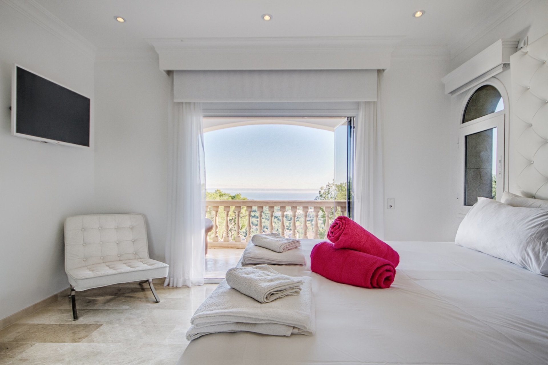 Mallorca Villa 1040'ta bulunan, özel havuzlu bu lüks villayı kiralayın.