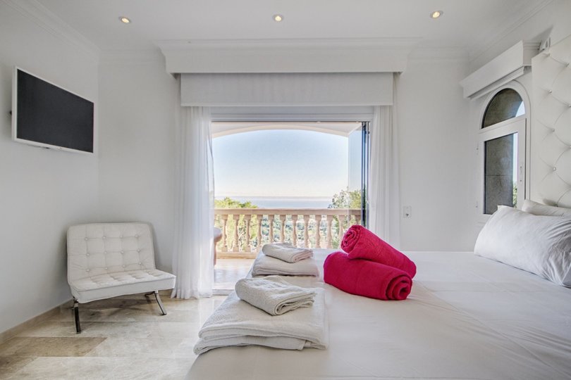 Mallorca Villa 1040'ta bulunan, özel havuzlu bu lüks villayı kiralayın.