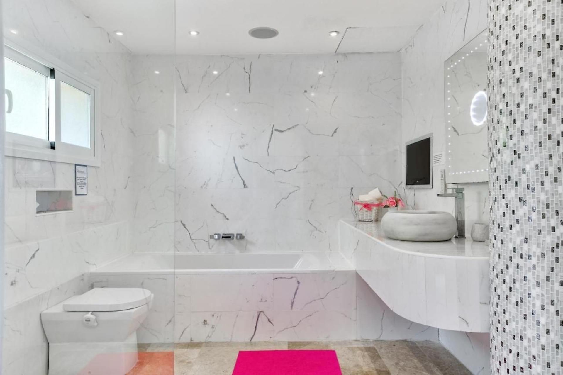 Mallorca Villa 1040'ta bulunan, özel havuzlu bu lüks villayı kiralayın.
