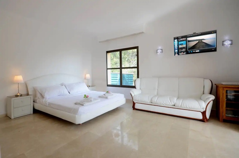 Mallorca Villa 1040'ta bulunan, özel havuzlu bu lüks villayı kiralayın.