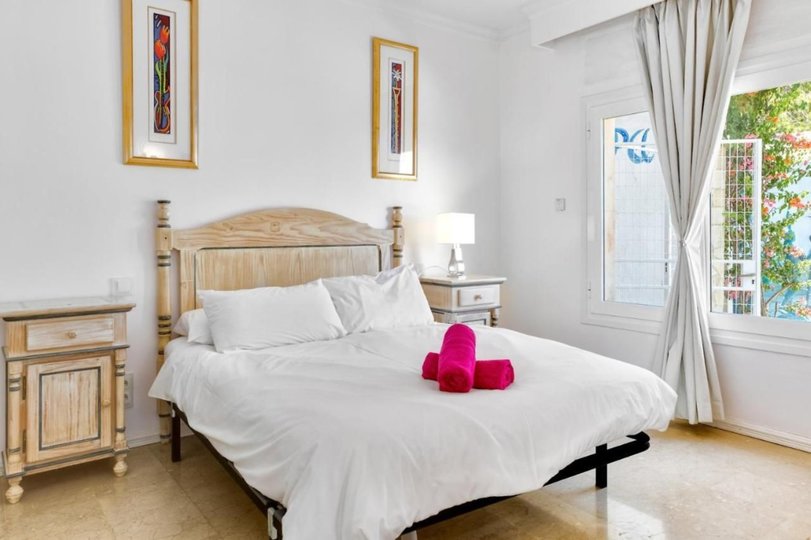 Mallorca Villa 1040'ta bulunan, özel havuzlu bu lüks villayı kiralayın.
