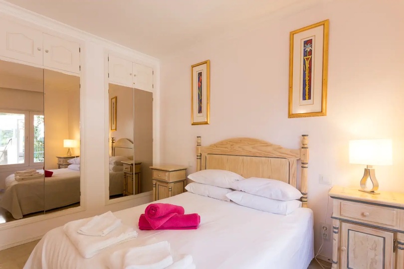 Mallorca Villa 1040'ta bulunan, özel havuzlu bu lüks villayı kiralayın.