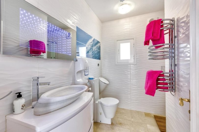 Mallorca Villa 1040'ta bulunan, özel havuzlu bu lüks villayı kiralayın.