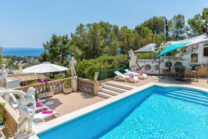 Mallorca Villa 1040'ta bulunan, özel havuzlu bu lüks villayı kiralayın.