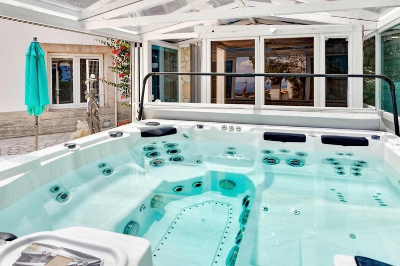 Mallorca Villa 1040'ta bulunan, özel havuzlu bu lüks villayı kiralayın.