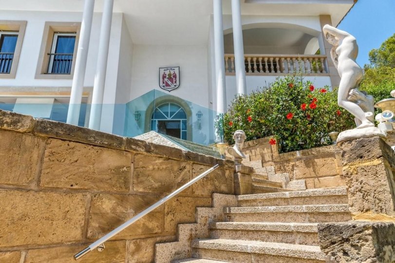 Mallorca Villa 1040'ta bulunan, özel havuzlu bu lüks villayı kiralayın.