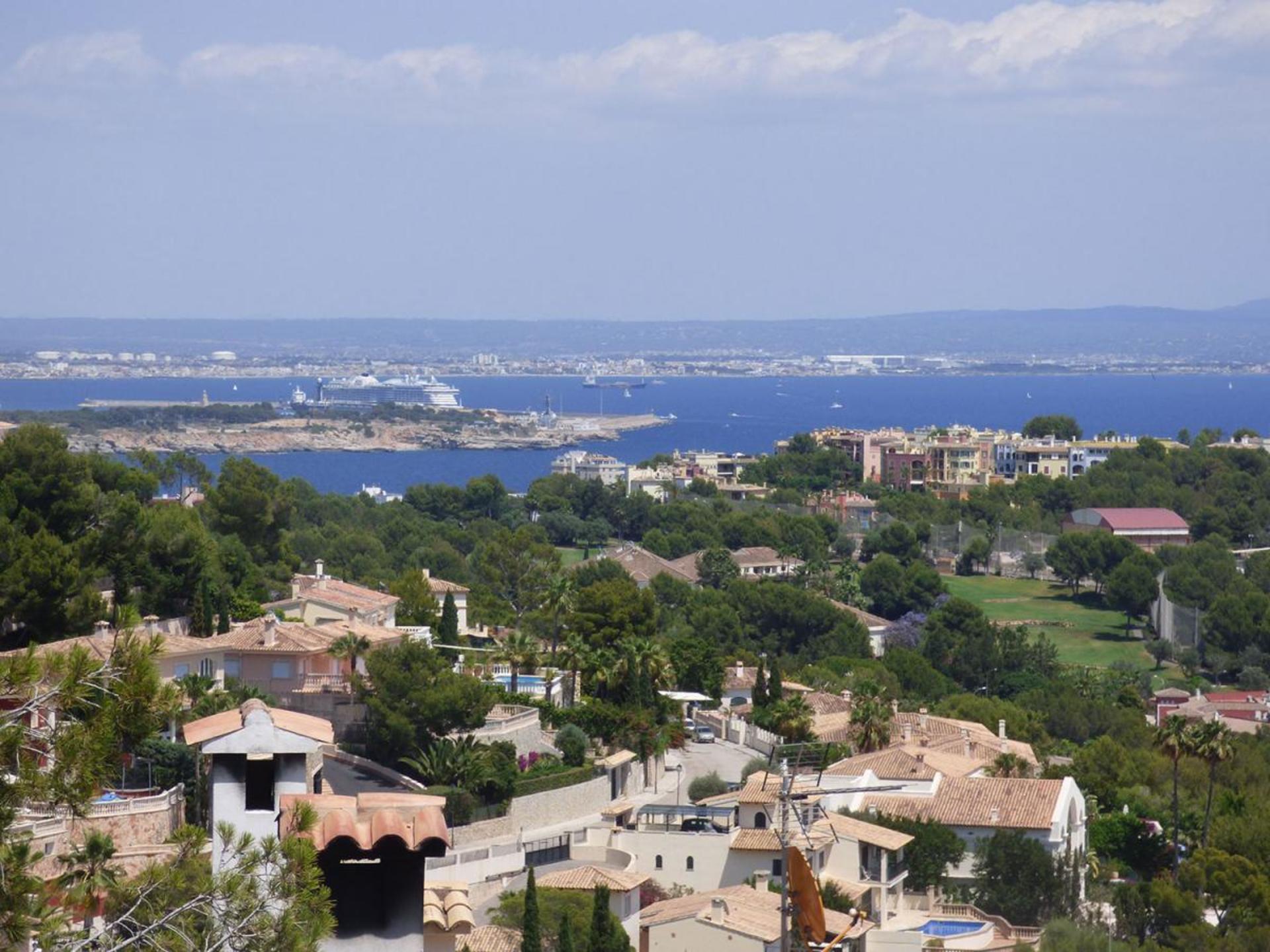 Mallorca Villa 1040'ta bulunan, özel havuzlu bu lüks villayı kiralayın.