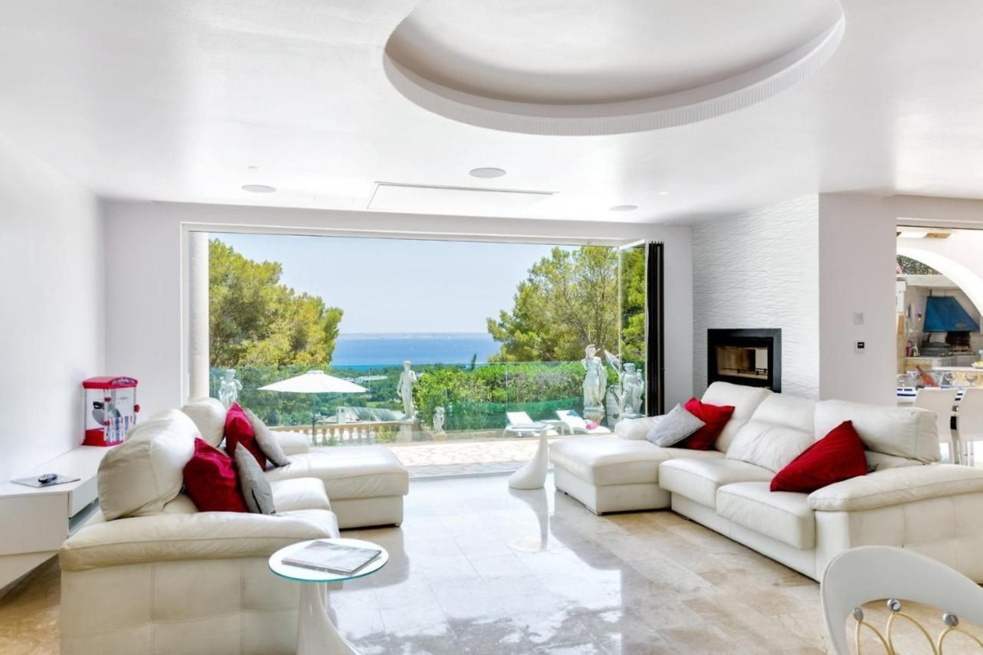 Mallorca Villa 1040'ta bulunan, özel havuzlu bu lüks villayı kiralayın.