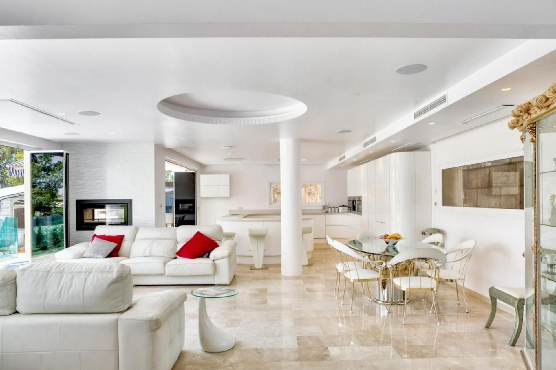 Mallorca Villa 1040'ta bulunan, özel havuzlu bu lüks villayı kiralayın.