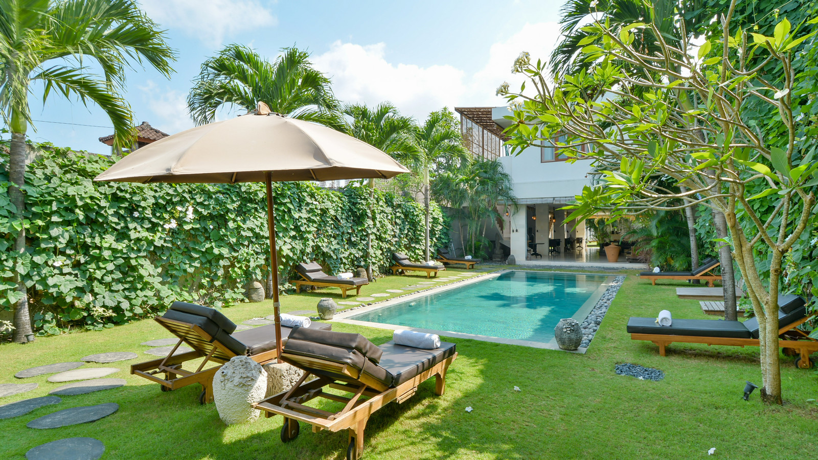 2 Rahatlatıcı Havuzlu Muhteşem 5 Yıldızlı Villa, Bali Villa 2136