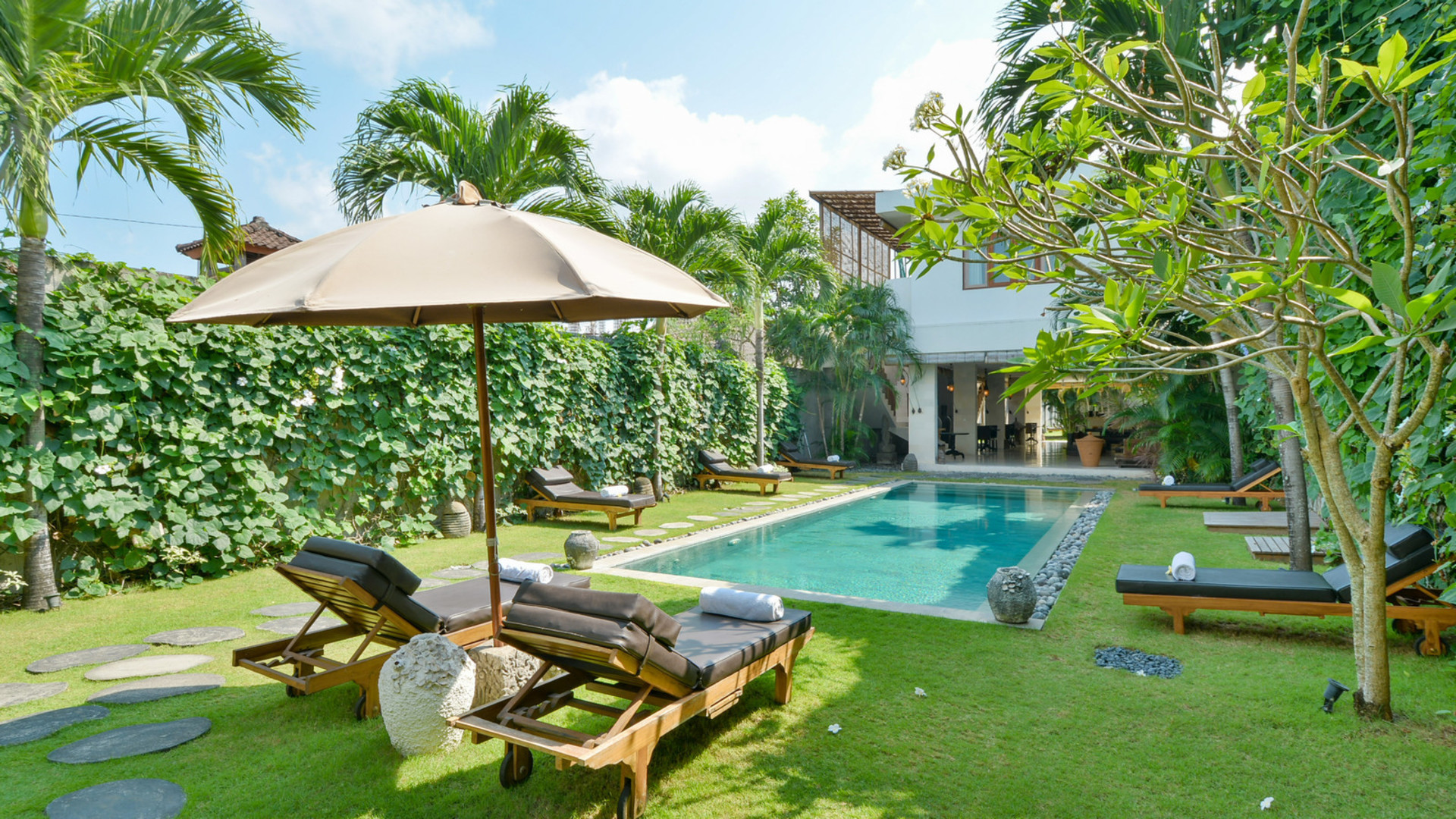 2 Rahatlatıcı Havuzlu Muhteşem 5 Yıldızlı Villa, Bali Villa 2136