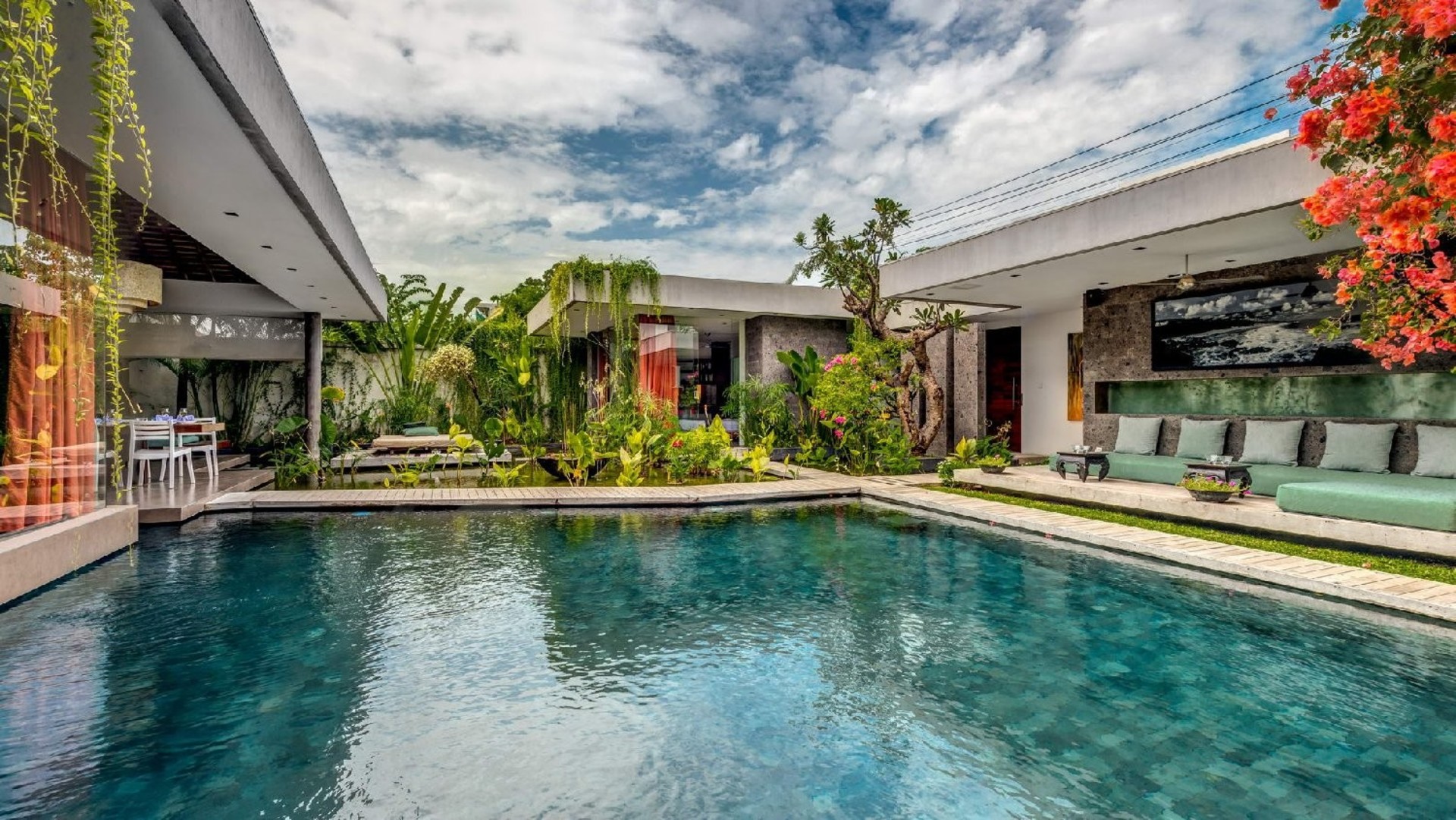 Özel Havuzlu ve Güneşli Ortamlı Güzel Villa, Bali Villa 2138