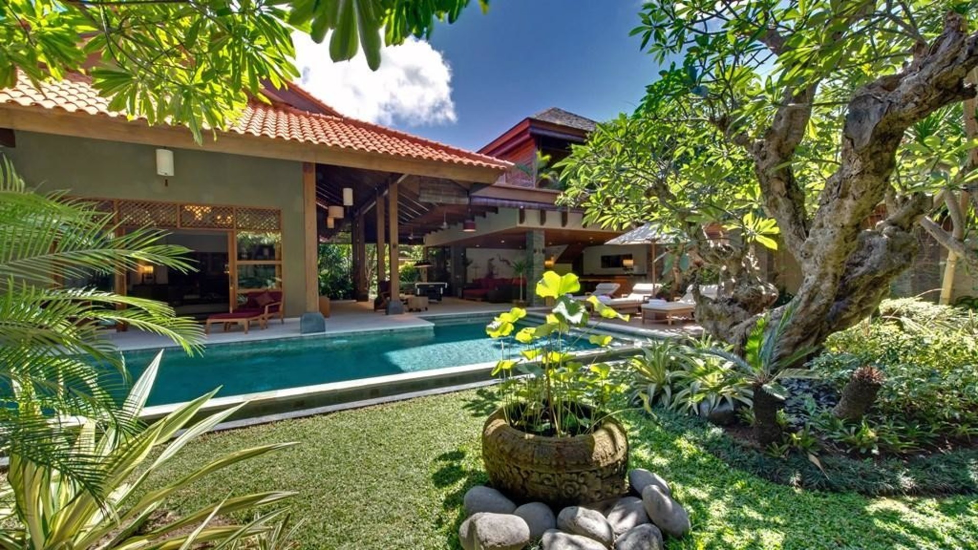 Pırıl pırıl Yüzme Havuzlu Huzurlu Villa, Bali Villa 2139