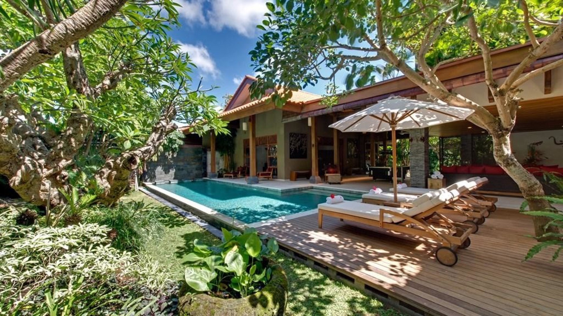 Pırıl pırıl Yüzme Havuzlu Huzurlu Villa, Bali Villa 2139