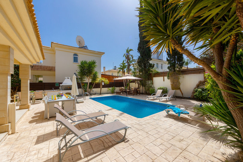 Mağusa'ya ve Güzel plajlarına birkaç dakika mesafedeki Güzel Tatil Villanız, Gazimağusa Villa 1027