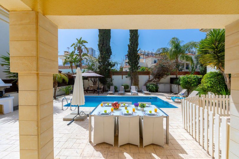 Mağusa'ya ve Güzel plajlarına birkaç dakika mesafedeki Güzel Tatil Villanız, Gazimağusa Villa 1027