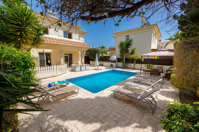 Mağusa'ya ve Güzel plajlarına birkaç dakika mesafedeki Güzel Tatil Villanız, Gazimağusa Villa 1027