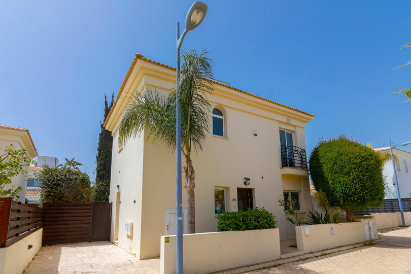 Mağusa'ya ve Güzel plajlarına birkaç dakika mesafedeki Güzel Tatil Villanız, Gazimağusa Villa 1027