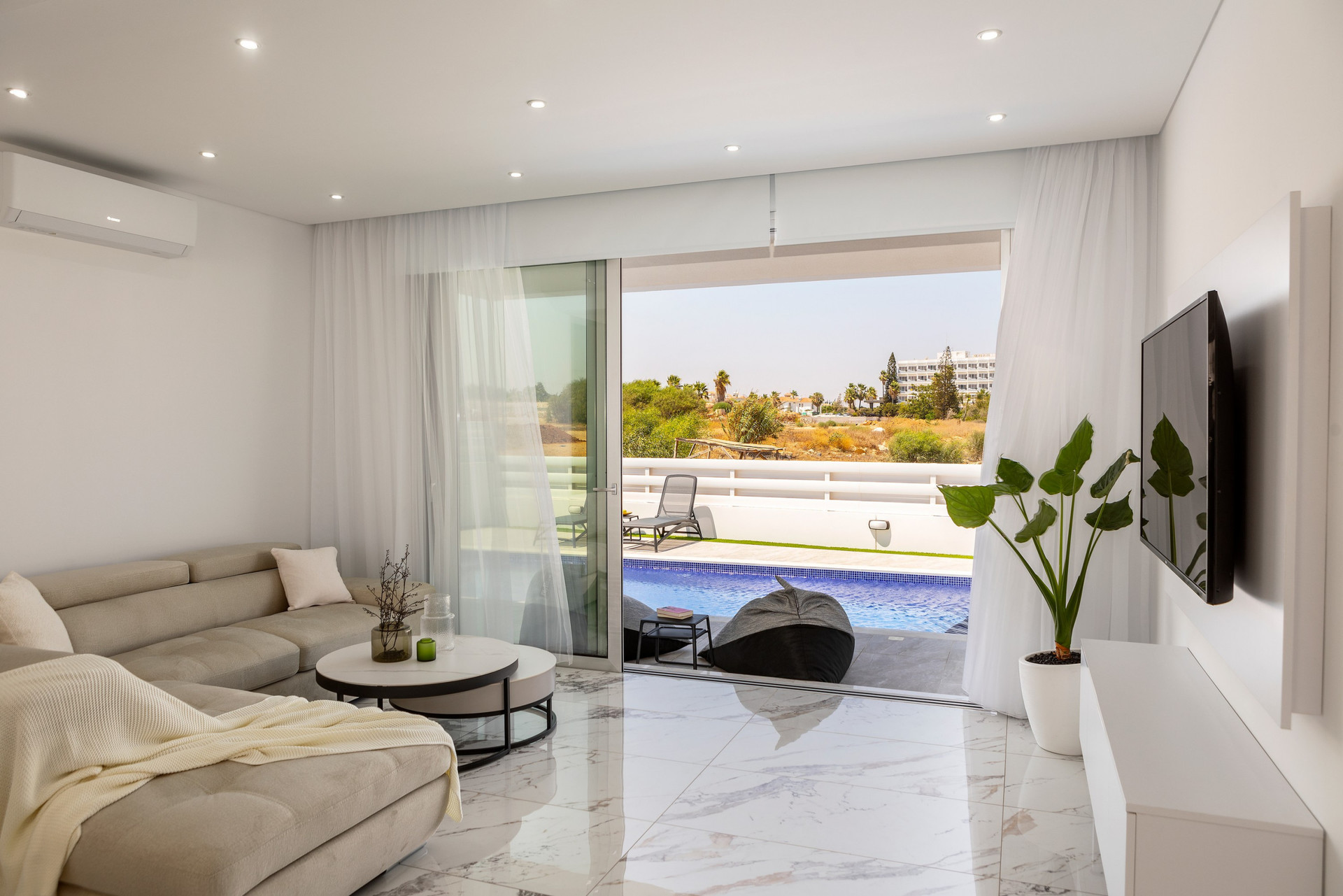 Gazimağusa'da Sahile Yakın 5 Yıldızlı Villanızın Keyfini Çıkarmanın Sırrı, Gazimağusa Villa 1038