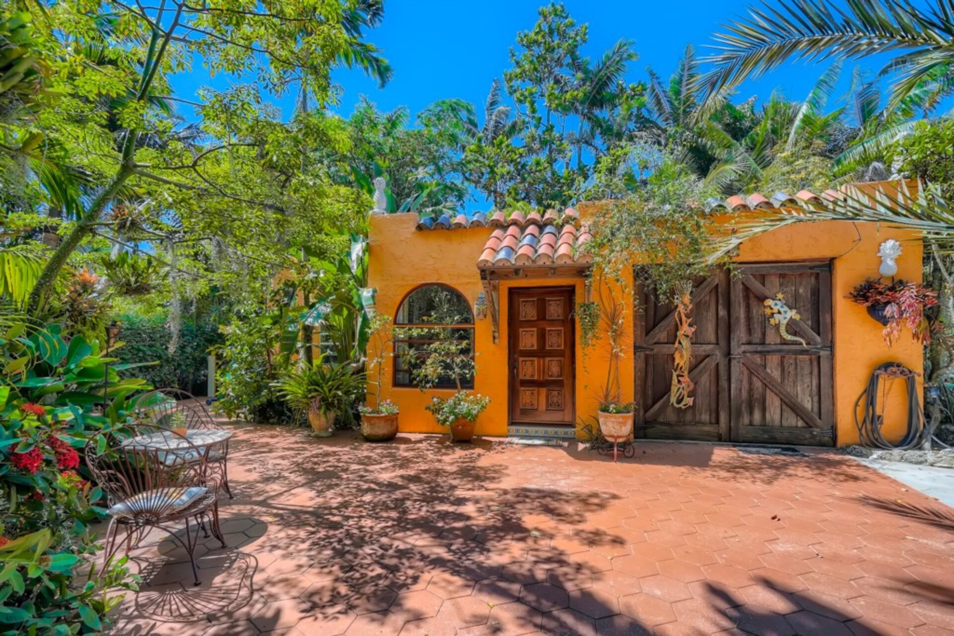 Resim West Palm Beach'te Bu Güzel Kulübeyi Kiralamak, West Palm Beach Cottage 1867