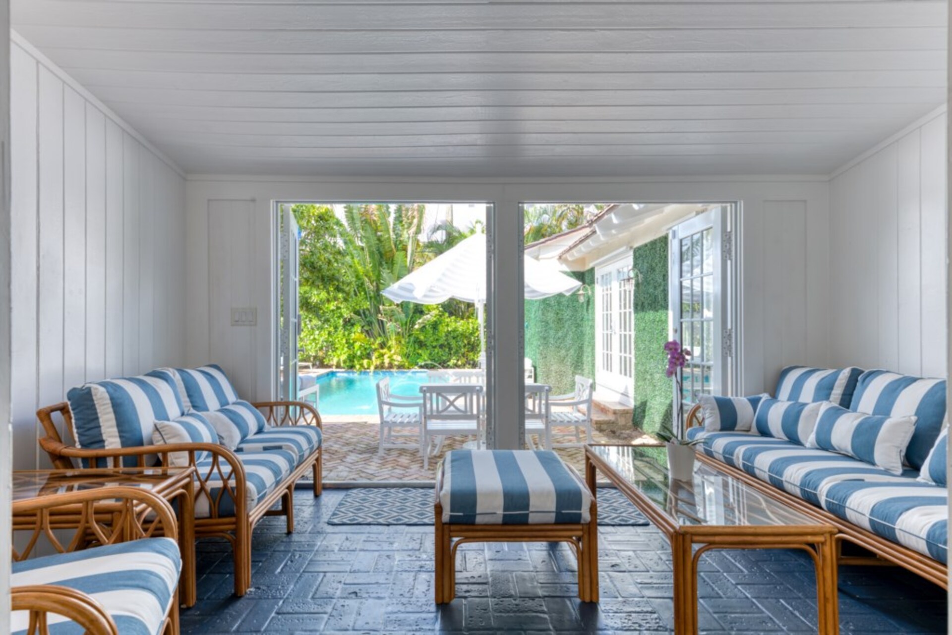 Resim West Palm Beach'te Bu Güzel 4 Yatak Odalı Villayı Kiralamak, West Palm Beach Villa 1870