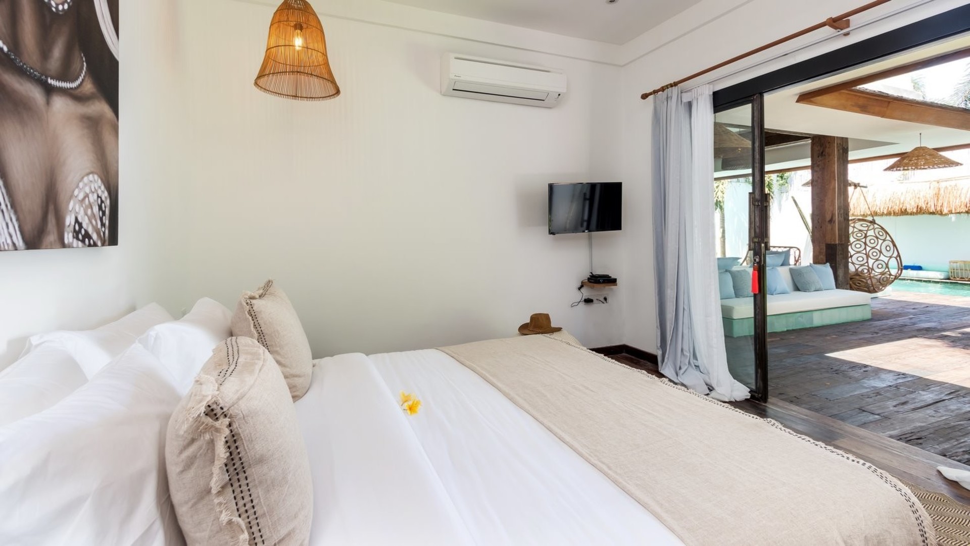 Huzurlu 4 Yatak Odalı Havuzlu Tatil Villası, Bali Villa 2205